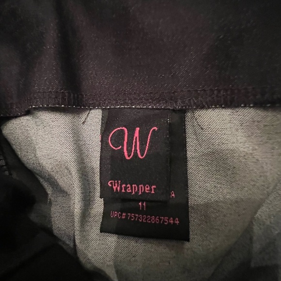 WRAPPER A LINE SKIRT W/FRONT LACE UP. BLACK. SIZE 11 - Picture 6 of 8